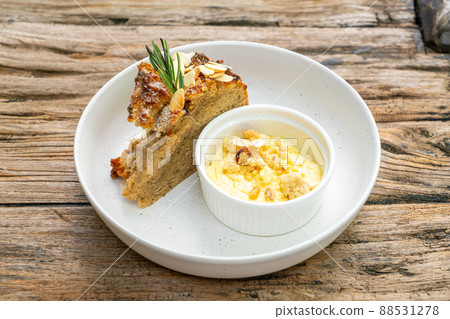 banana cake with cream cheese and crumble banana cake with cream cheese and crumble 88531278