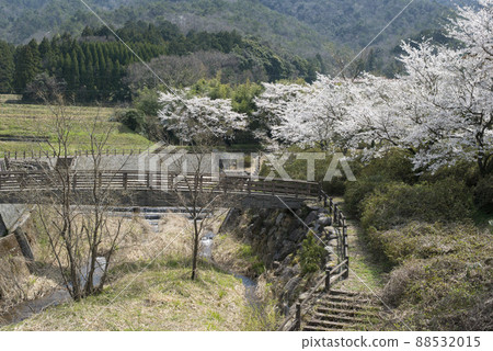 Takigawa Water Park (Scenery around Sekigane Onsen, Kurayoshi City) Takigawa Water Park (Scenery around Sekigane Onsen, Kurayoshi City) 88532015