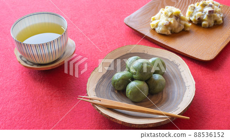 綠茶和日式甜點 | 茶水餃和鬼饅頭(東海地區的當地甜點) 綠茶和日式甜點 | 茶水餃和鬼饅頭(東海地區的當地甜點) 88536152