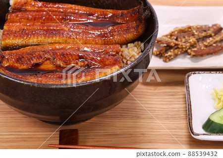 Unadon, Unadon Kabayaki, 蓋飯, 骨煎餅 88539432