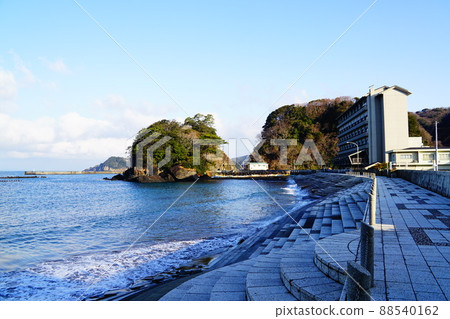 伊豆松崎海灘和弁天島 88540162