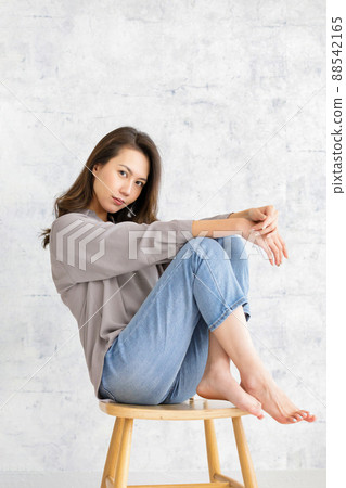 肖像坐姿垂直位置 88542165