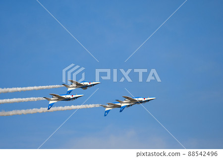 T-4 Blue Impulse aerobatics 88542496