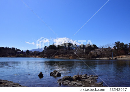 Mt. Fuji-View from Lake Kawaguchi- 88542937