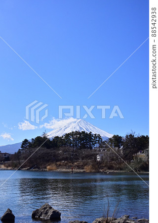 Mt. Fuji-View from Lake Kawaguchi- 88542938