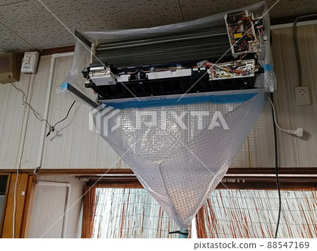 Air conditioner cleaning. Total disassembly 88547169