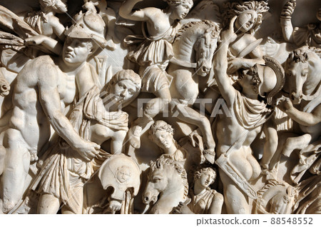 Bas-relief and sculpture of ancient Roman warriors Bas-relief and sculpture of ancient Roman warriors 88548552
