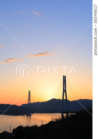 [Ehime Prefecture] Evening view of the Tatara Bridge (Shimanami Kaido) 88549817