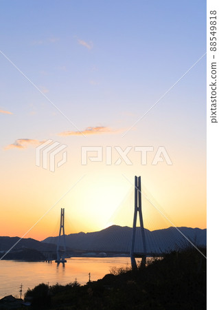 [愛媛縣]多多羅橋的夜景（島波海道） 88549818