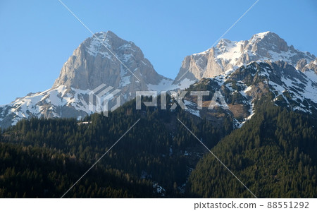 rotterdam the haque airport netherlands international flights 88551292