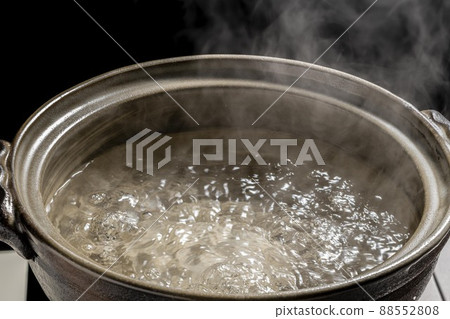 Steam and boiling of clay pot Steam and boiling of clay pot 88552808
