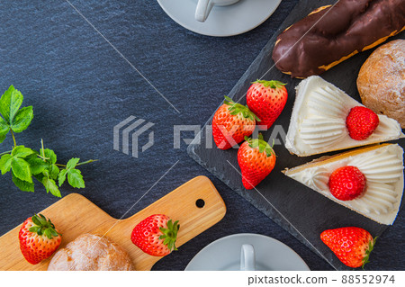 Shortcake黑色背景鳥瞰拍攝素材 88552974