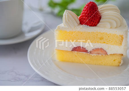 Strawberry shortcake close-up material 88553057