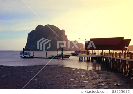 Pak Meng Pier is the departure point for longtail boats and speed boat  88555625