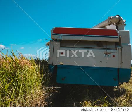 Combine harvester Combine harvester 88557580