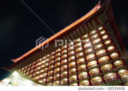 榮山王朝大酒店 88558488