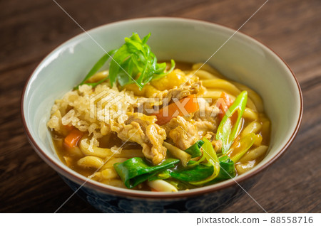 Curry udon with meat 88558716