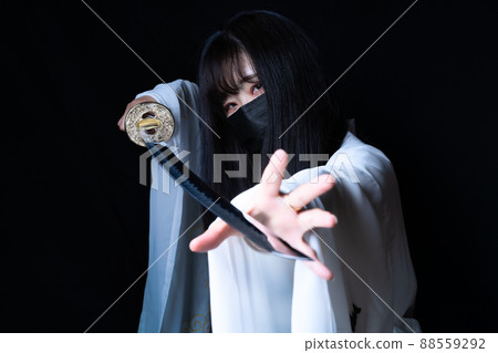 扮演武士的女人 88559292