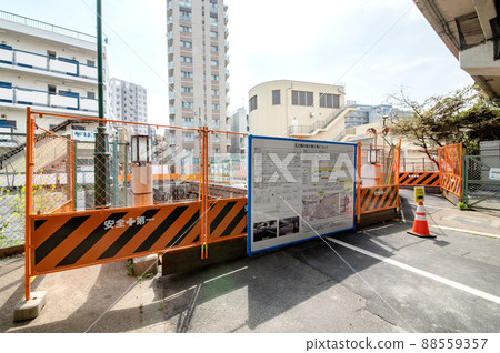 Replacement work for Gono Bridge over Furukawa, Minami Azabu, Minato-ku, Tokyo Replacement work for Gono Bridge over Furukawa, Minami Azabu, Minato-ku, Tokyo 88559357