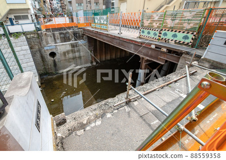 Replacement work for Gono Bridge over Furukawa, Minami Azabu, Minato-ku, Tokyo Replacement work for Gono Bridge over Furukawa, Minami Azabu, Minato-ku, Tokyo 88559358