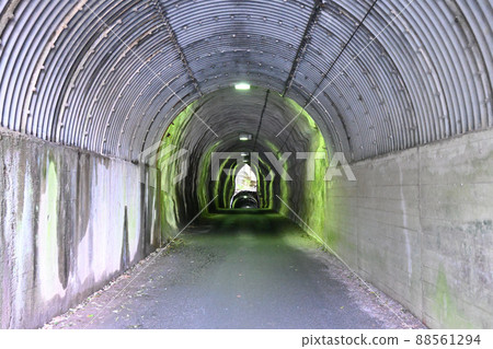 Mutual prosperity / Mukaiyama tunnel 88561294