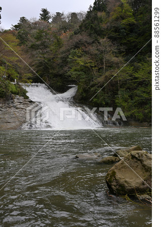 蘆原瀑布 88561299