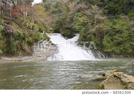 蘆原瀑布 88561300