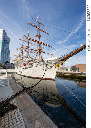 Nippon Maru in fine weather, Minatomirai 88562763