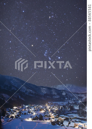[岐阜縣] 冬天的白川鄉。世界遺產合掌造村和星空。 88565581