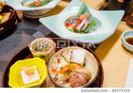 懷石料理套餐中的開胃菜，前開胃菜 88575320