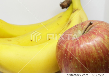 蘋果和香蕉 88575340