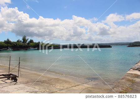 沖繩縣今歸仁村翡翠綠海岸古宇利島 沖繩縣今歸仁村翡翠綠海岸古宇利島 88576823