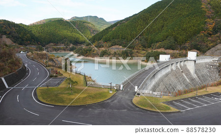 Scenery of Mori Town, Shuchi District, Shizuoka Prefecture <02> (Lake Kasemi of Otagawa Dam, a multipurpose dam) Scenery of Mori Town, Shuchi District, Shizuoka Prefecture <02> (Lake Kasemi of Otagawa Dam, a multipurpose dam) 88578230