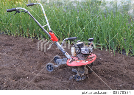 Agricultural tools for cultivating fields (engine-powered cultivator) Agricultural tools for cultivating fields (engine-powered cultivator) 88578584