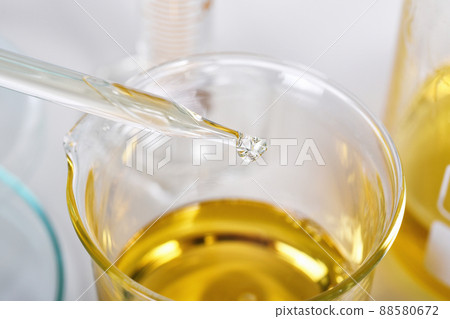 Oil dropping, Laboratory and science experiments, Formulating the chemical for medical research Oil dropping, Laboratory and science experiments, Formulating the chemical for medical research 88580672