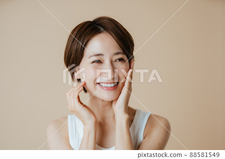 Women Skin Care 88581549