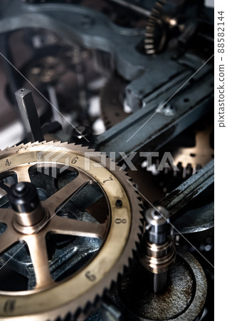 Detail Of A Mechanic Clockwork With Cogwheels Of A Vintage Clock 88582144