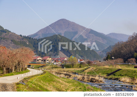 Very beautiful scenery of Hiruyama Plateau in Okayama Prefecture, Japan Very beautiful scenery of Hiruyama Plateau in Okayama Prefecture, Japan 88582609