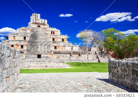 Edzna, Mexico - Maya ruins of Pyramid Five Floors Edzna, Mexico - Maya ruins of Pyramid Five Floors 88583621