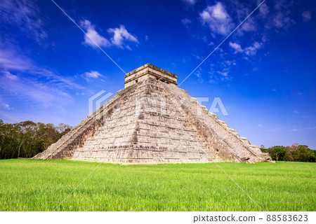 Chichen Itza, Castillo Pyramid, Mexico 88583623