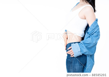 A woman wearing a denim shirt [Parts cut] 88585201