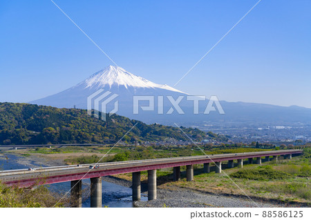 Mt. Fuji and Fuji River seen from Fujikawa Rakuza (PA) Mt. Fuji and Fuji River seen from Fujikawa Rakuza (PA) 88586125