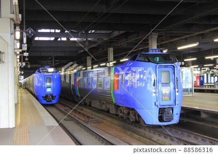 Kiha 283 Series Limited Express Super Ozora Kiha 281 Series Limited Express Super Hokuto Sapporo Station 88586316