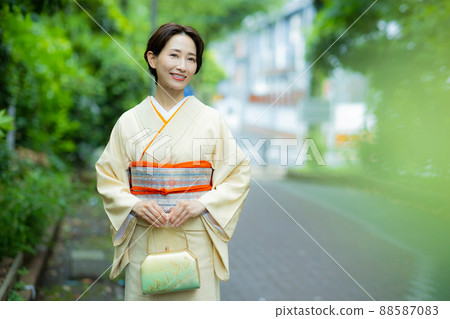 短頭髮的女人 短頭髮的女人 88587083
