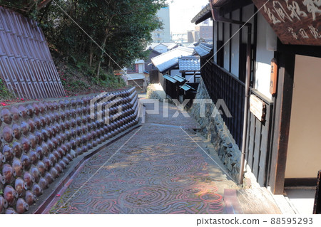 Tokoname ware Around the Takida family in the town of pottery (Tokoname City, Aichi Prefecture) Tokoname ware Around the Takida family in the town of pottery (Tokoname City, Aichi Prefecture) 88595293