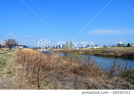 從八本松綠地到左岸的樹木之城仙台早春廣瀨川右岸景觀 從八本松綠地到左岸的樹木之城仙台早春廣瀨川右岸景觀 88595301