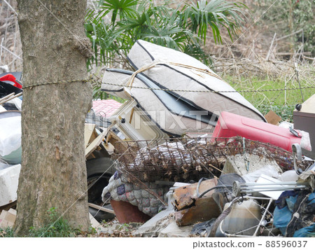 Illegal dumping garbage 1 88596037