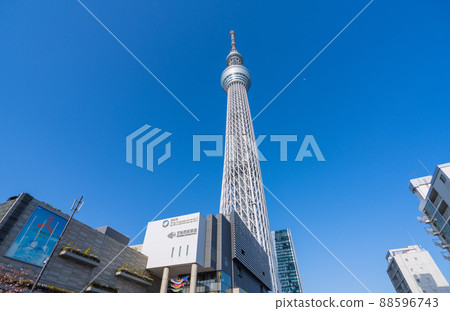 Tokyo cityscape in Japan I want to see the Tokyo Sky Tree, etc. that shines in the blue sky Tokyo cityscape in Japan I want to see the Tokyo Sky Tree, etc. that shines in the blue sky 88596743