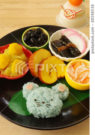 Mouse rice balls and New Year dishes Mouse rice balls and New Year dishes 88598538