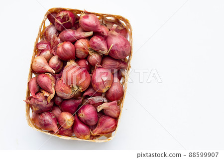 Shallots onion isolated on white background. 88599907